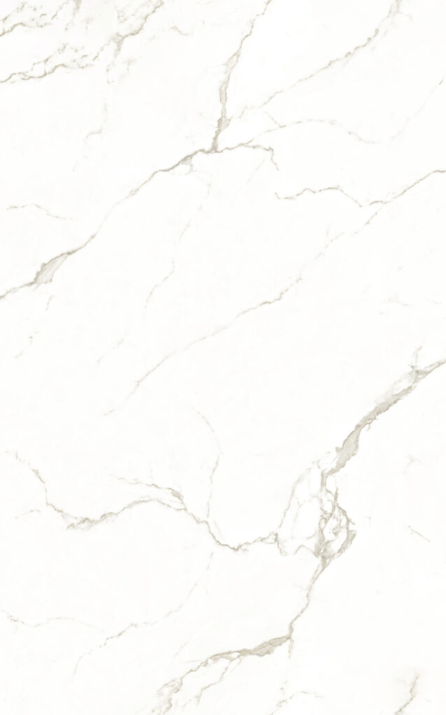 Witte marmerlook tegel met subtiele beige aders